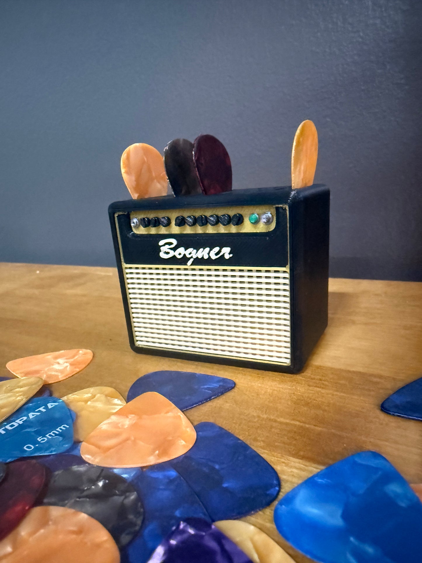 Mini Guitar Amp Pick Holder – 3D Printed, Fits 11 Picks, Perfect Gift for Guitarists!